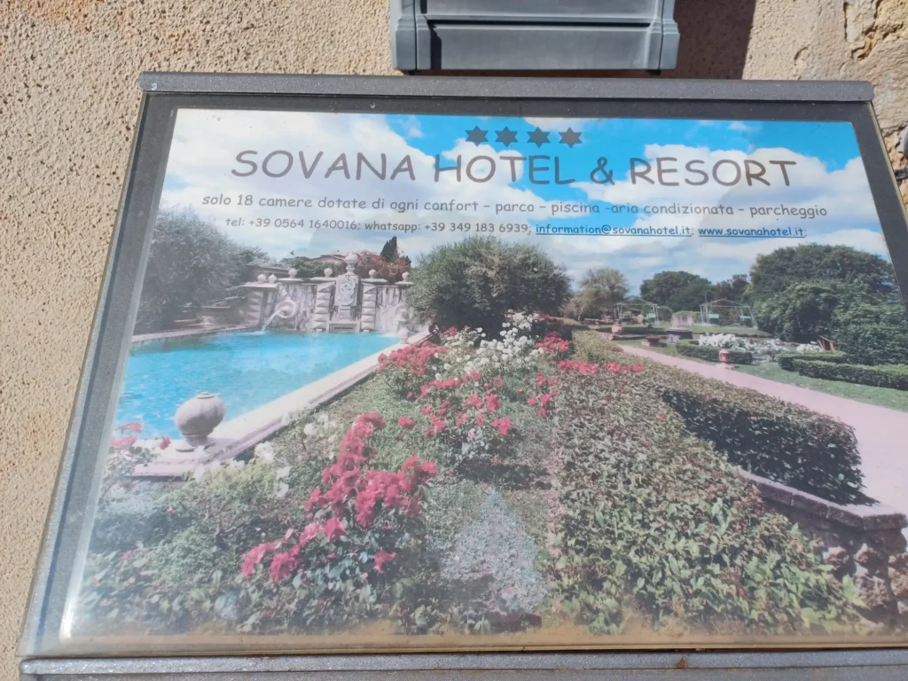Sovana Hotel and Resort info